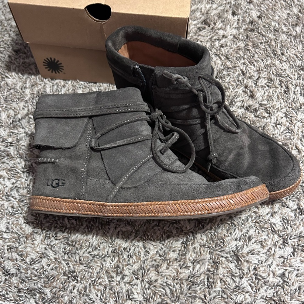 Ugg womens moccasin boots
